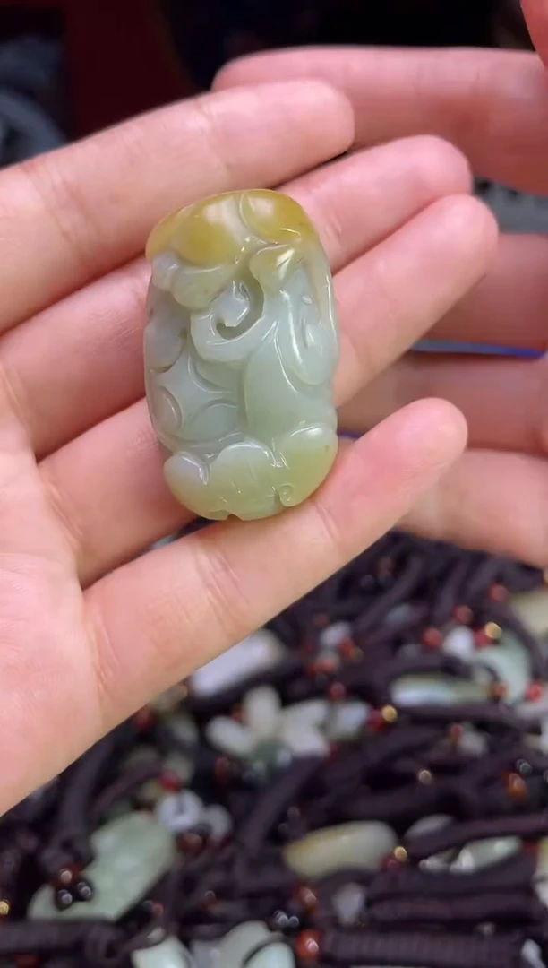 未镶嵌和田玉挂件1