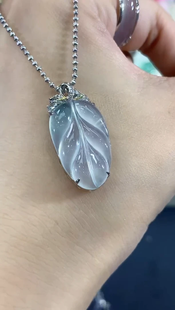 吊坠(不含链)18K金镶嵌翡翠B94