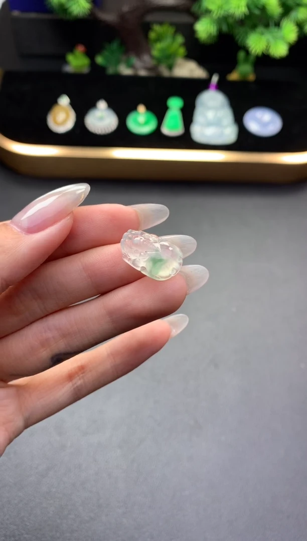 未镶嵌挂件翡翠48小时鉴赏期 退货不扣服务费