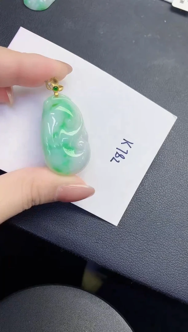 颈饰未镶嵌翡翠缅甸天然翡翠A货