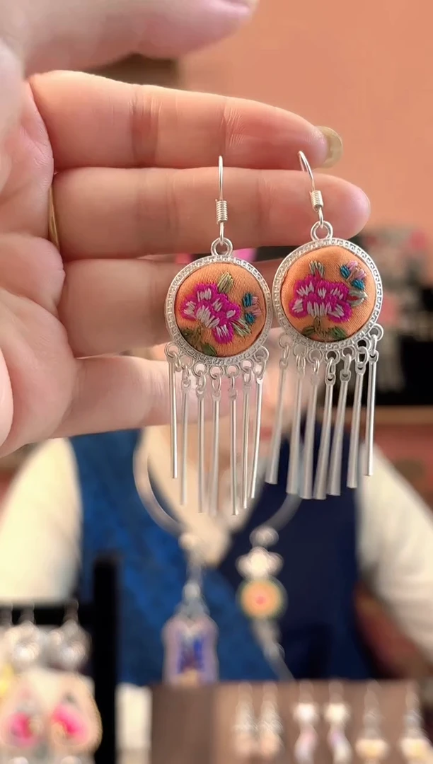 织绣艺枝独绣手工饰品68