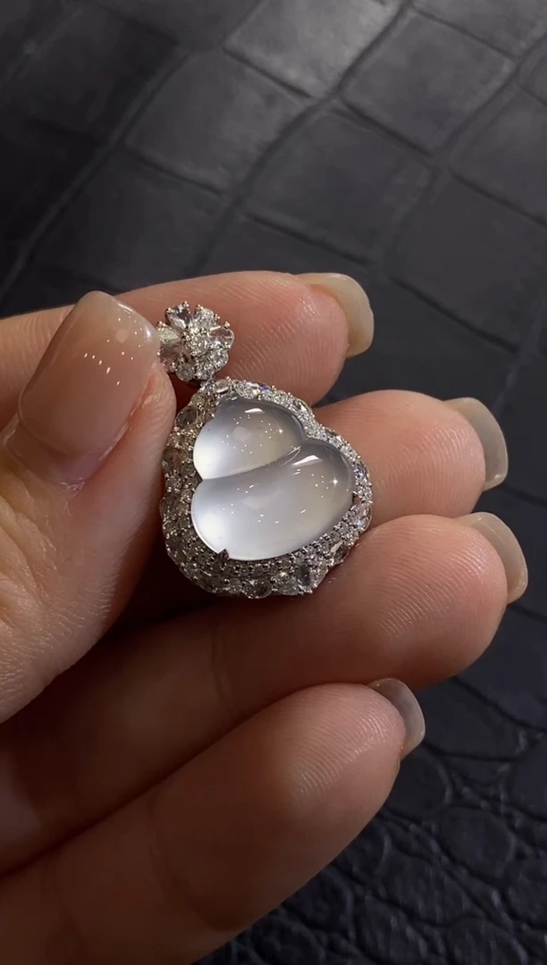 翡翠18K金镶嵌颈饰收到货48小时鉴赏期（超时不退不换）