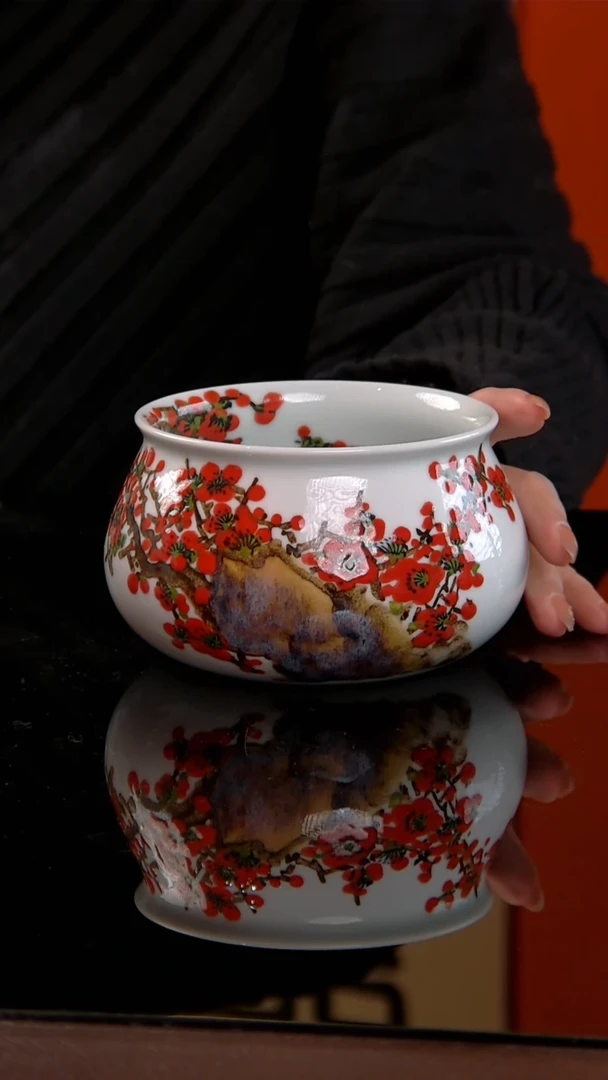 李华手绘釉中五彩腊梅水洗