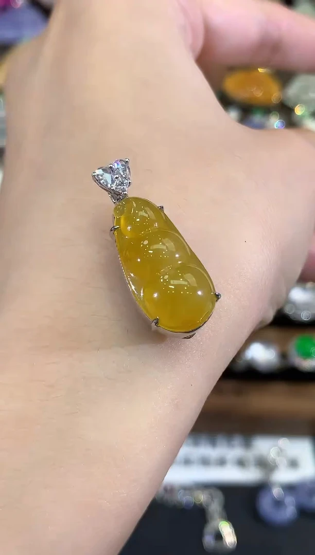 吊坠(不含链)18K金镶嵌翡翠B77