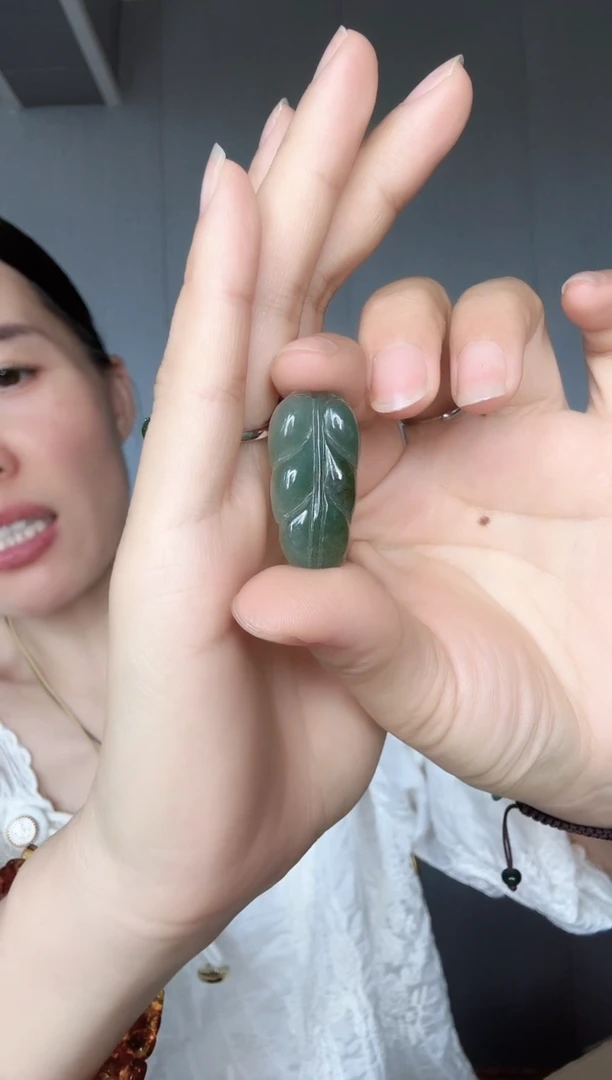翡翠未镶嵌吊坠(不含链)翡翠A货金枝玉叶32-16-4.7