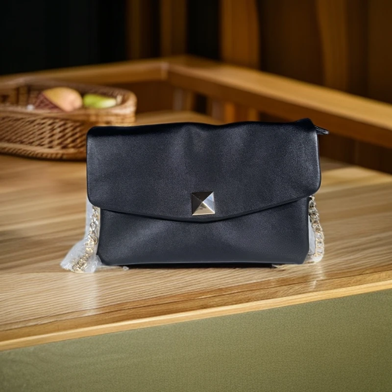 链条斜挎小方属字母翻盖设计时尚小众女士轻奢百搭经典单肩腋下