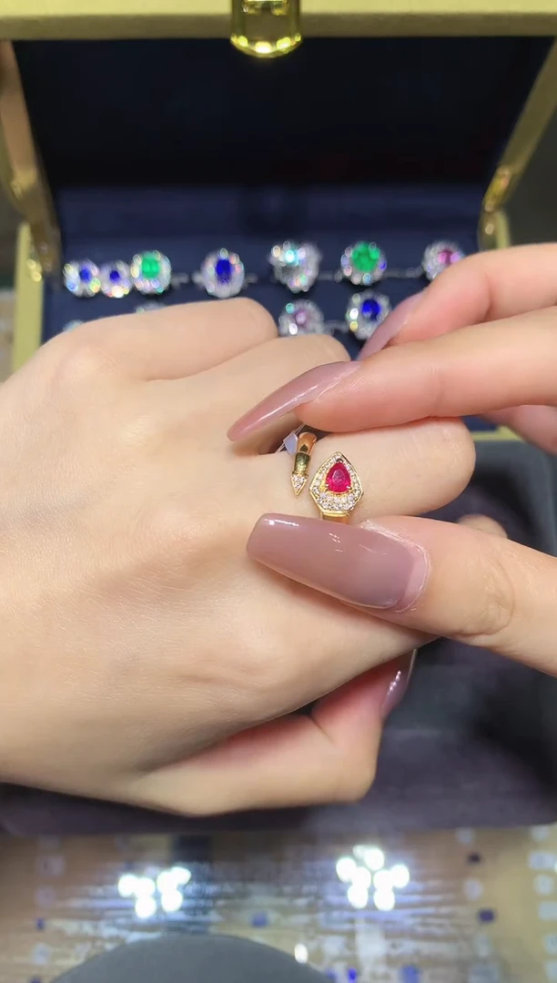 18K金镶嵌戒指红宝石0.5CT