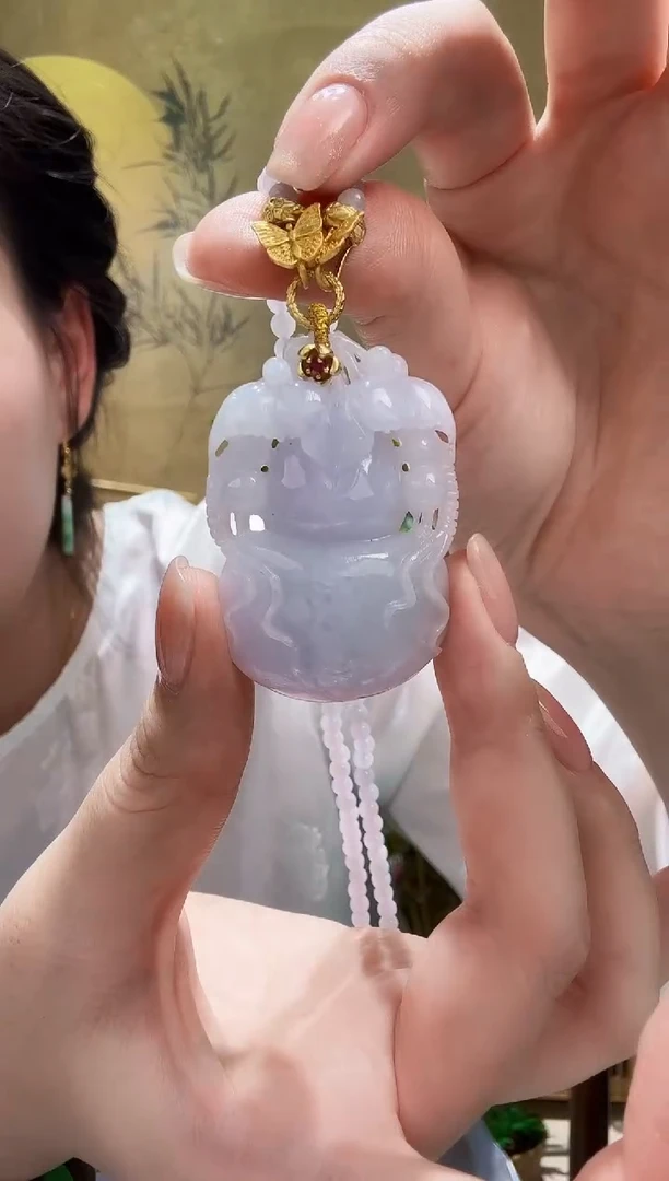 颈饰未镶嵌翡翠吊坠