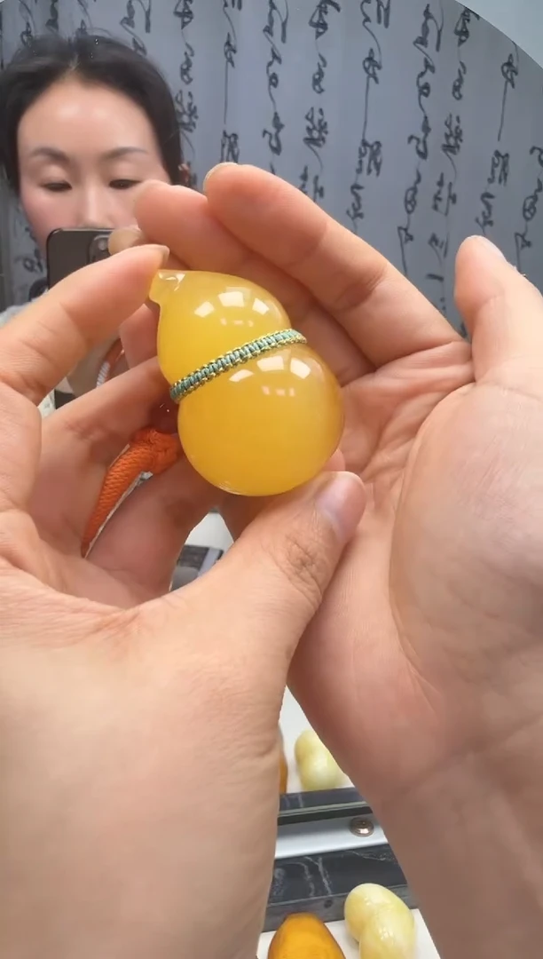 裸石琥珀未镶嵌如图