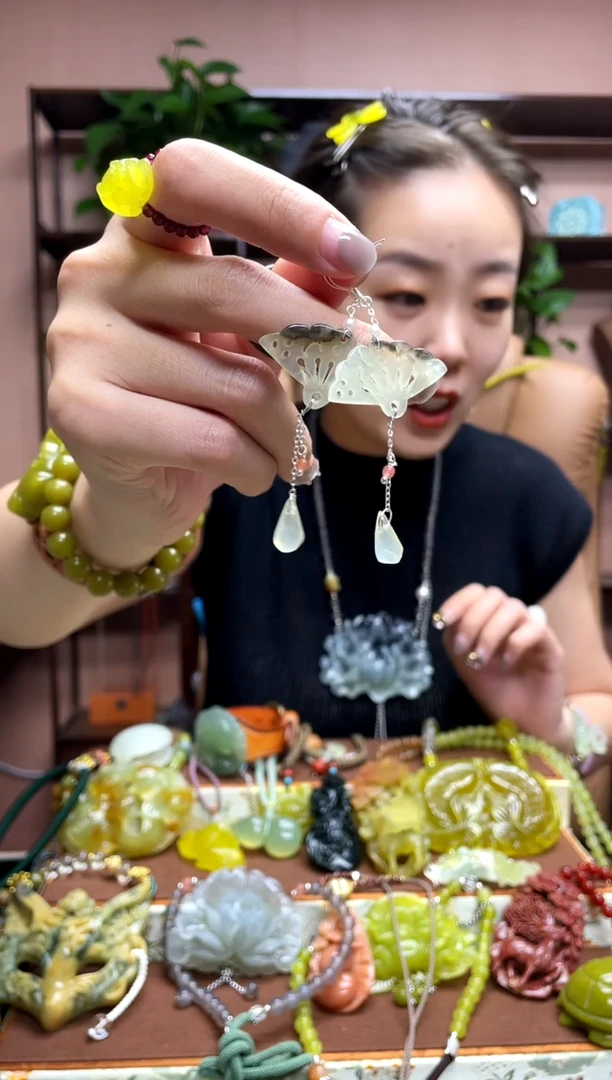 银S925镶嵌岫玉吊坠多样性发货发其中之一
