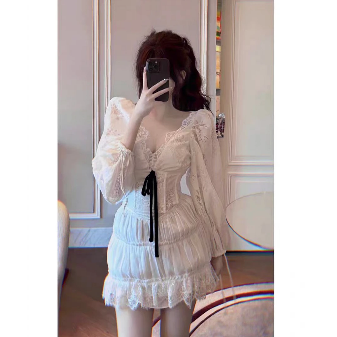 大码法式纯欲蕾丝连衣裙V领收腰显瘦公主气质宫廷芭蕾风泡泡袖裙