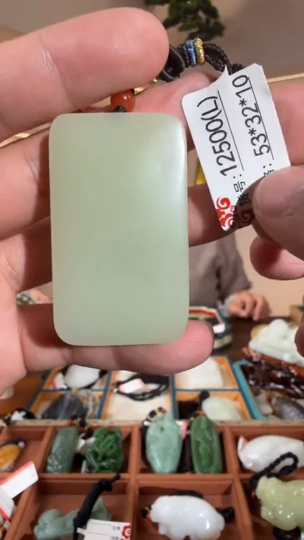 颈饰未镶嵌和田玉L