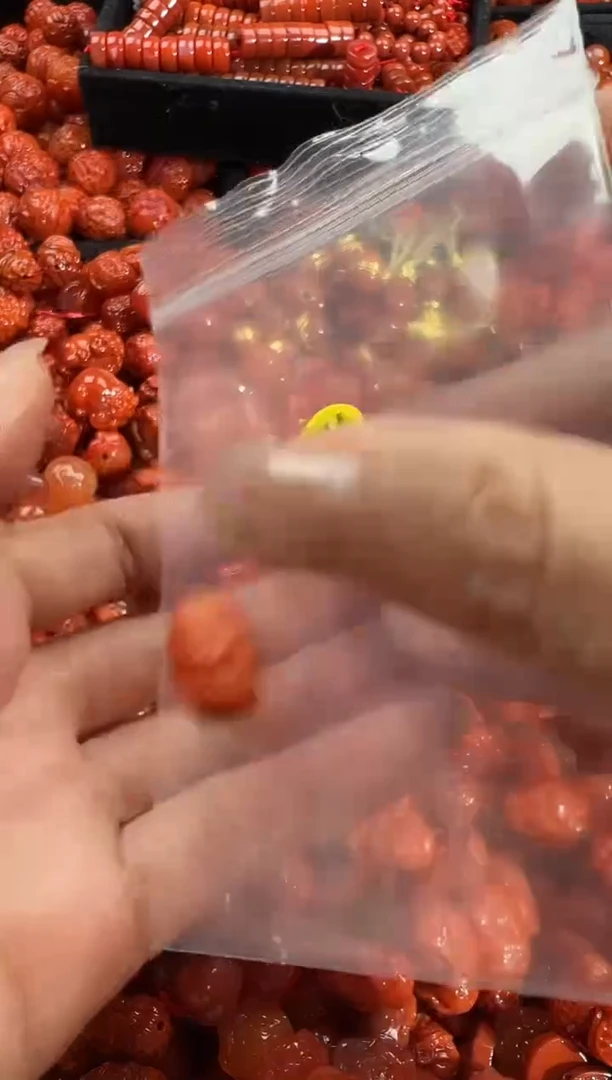 颈饰未镶嵌南红玛瑙1