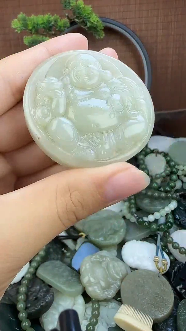 和田玉未镶嵌颈饰1