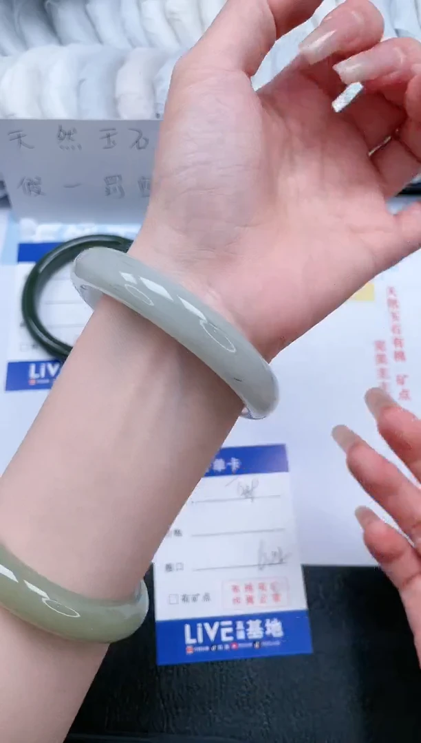 【闪购商品】石英质玉手镯未镶嵌T239-60.2