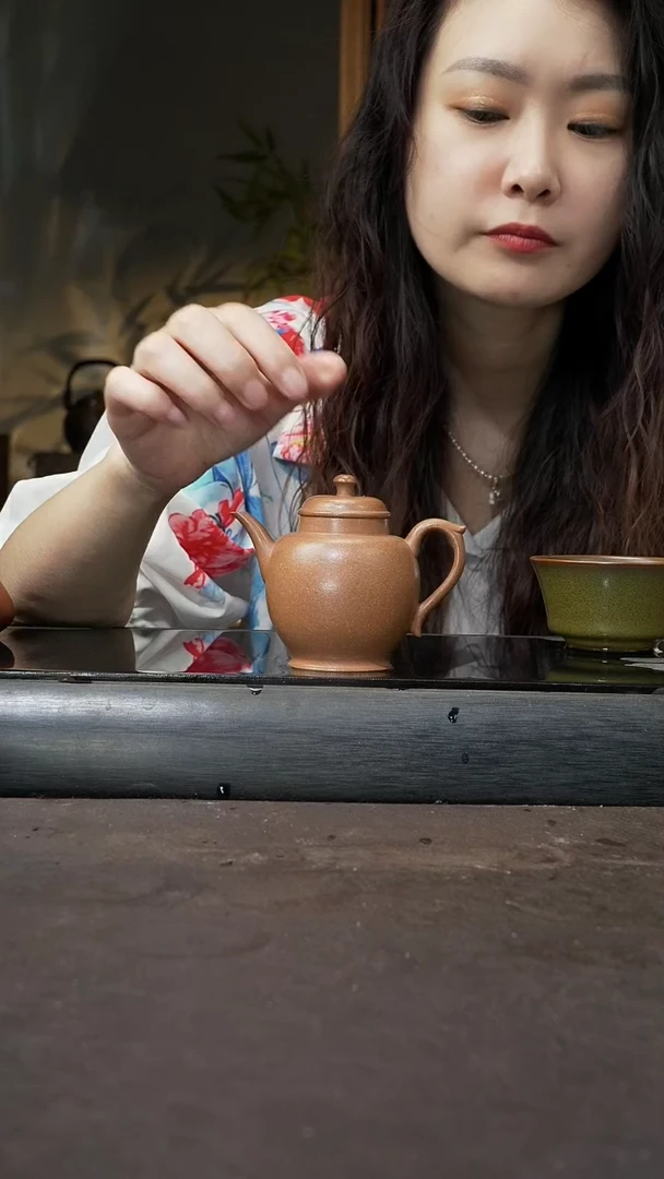 茶壶紫砂42 宫灯 黄降坡 150cc