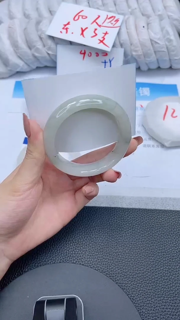 石英质玉手镯未镶嵌92-