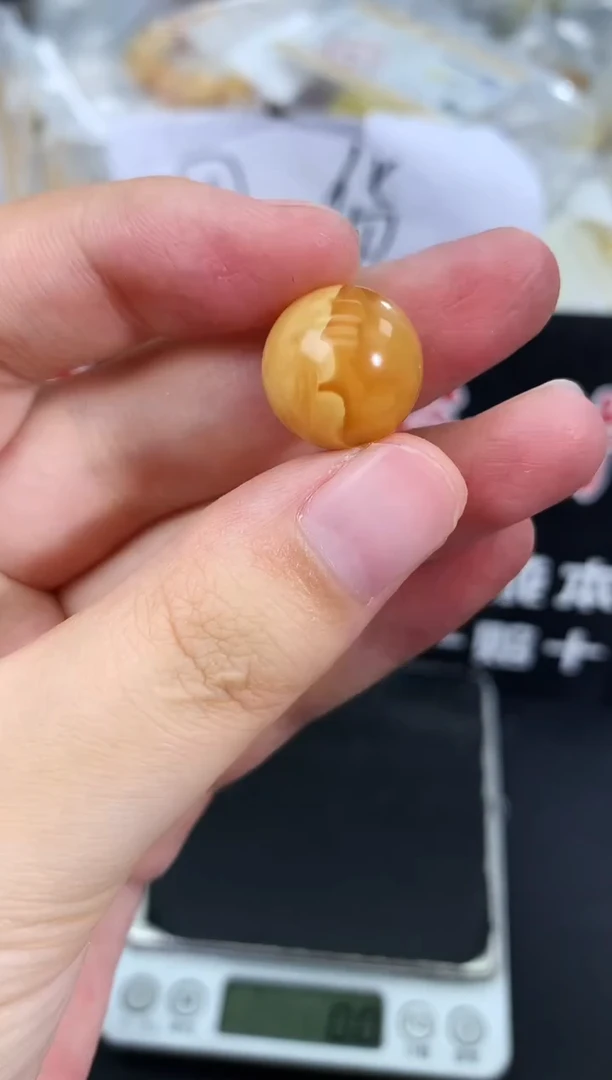 蜜蜡未镶嵌珠宝奇石82
