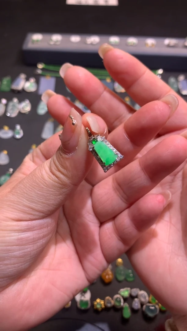 【闪购商品】翡翠吊坠(不含链)银S925镶嵌1