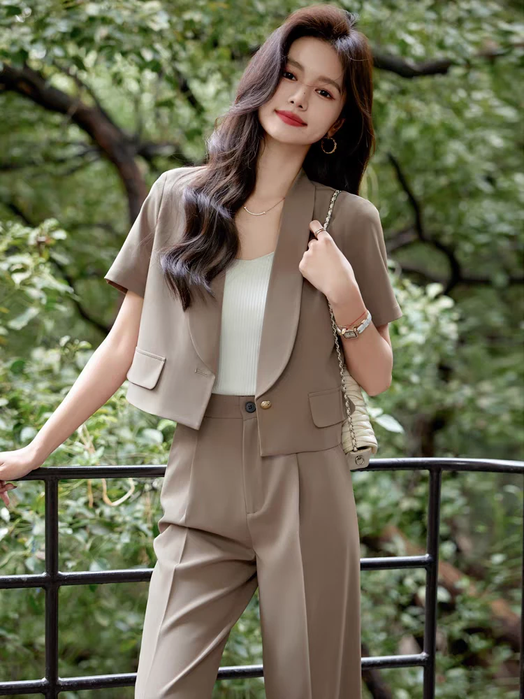 A区1089夏季新款时尚短款女士西装外套彰显职业女性气质