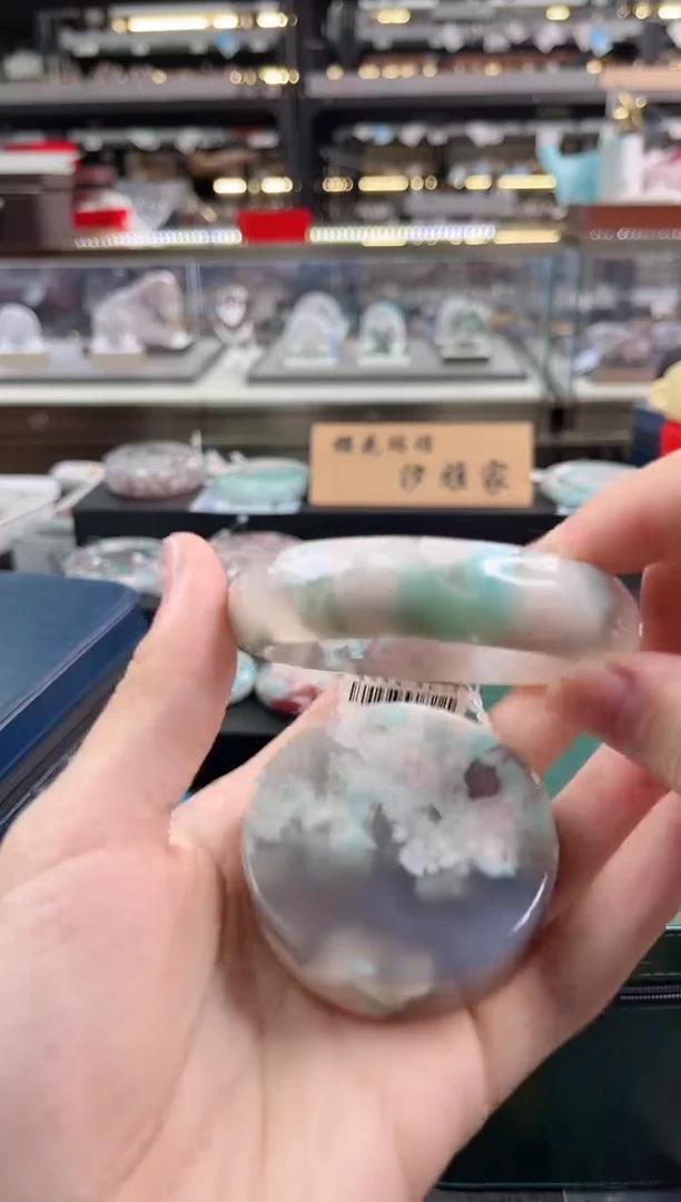 未镶嵌手镯石英质玉六*六圈口（赠品镯心）