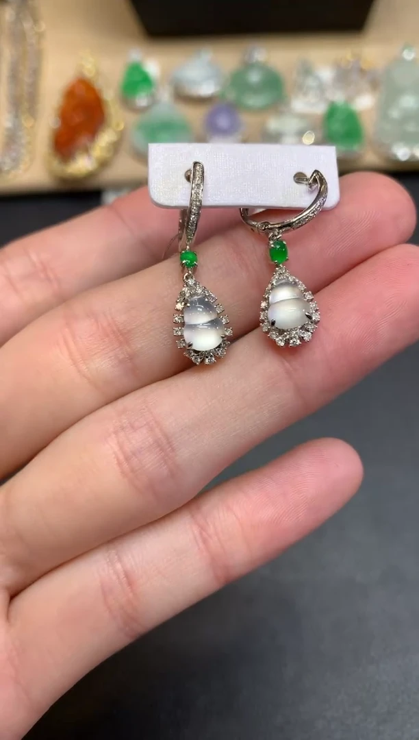 【闪购商品】翡翠耳饰18K金镶嵌葫芦【无服务费】