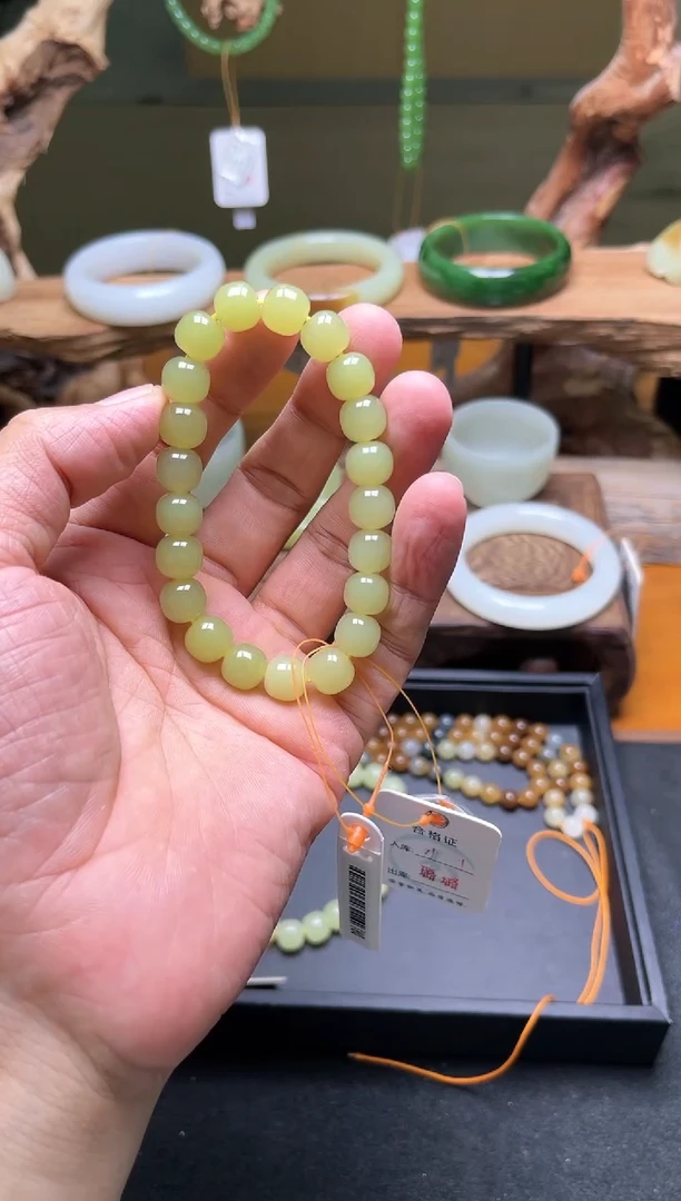 未镶嵌手串和田玉卡10若羌黄口老型