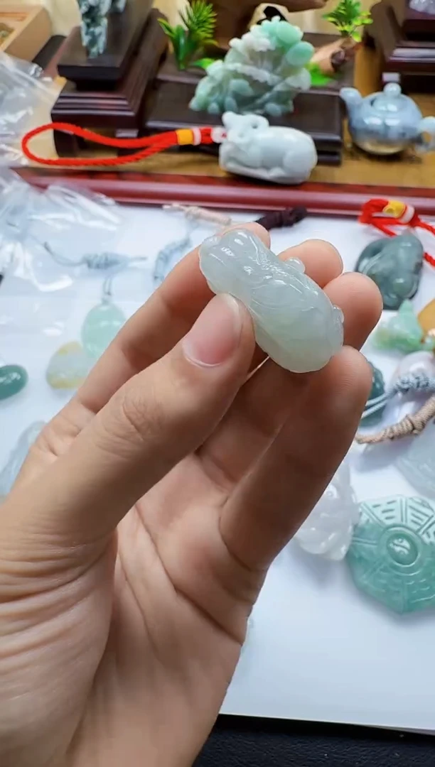 吊坠(不含链)未镶嵌翡翠1