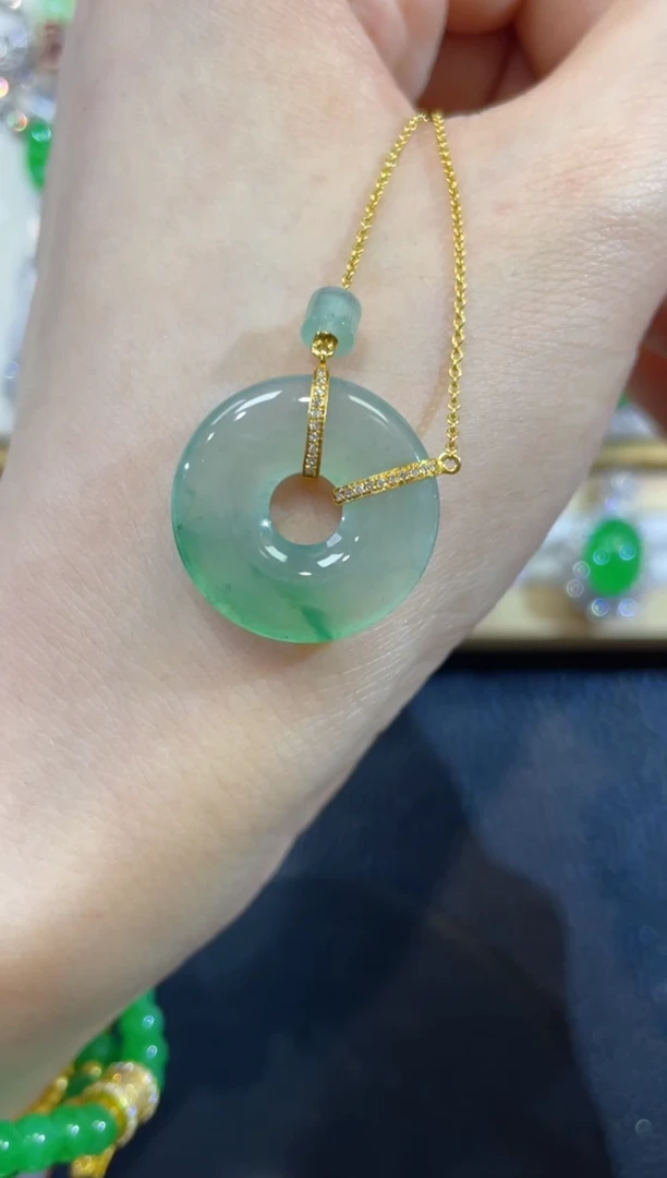 颈饰18K金镶嵌翡翠团购6