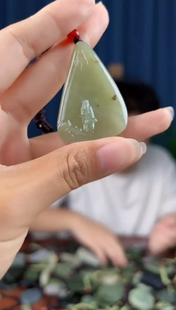 未镶嵌和田玉挂件拍一发一，