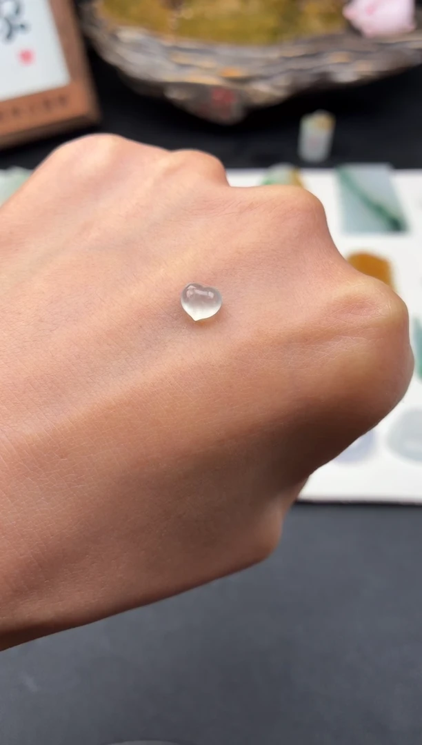 未镶嵌定制翡翠西**、翡翠