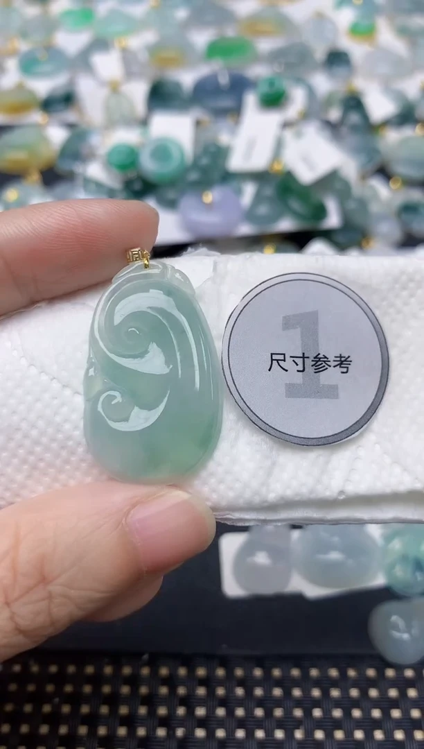 颈饰18K金镶嵌翡翠天然缅甸A货翡翠