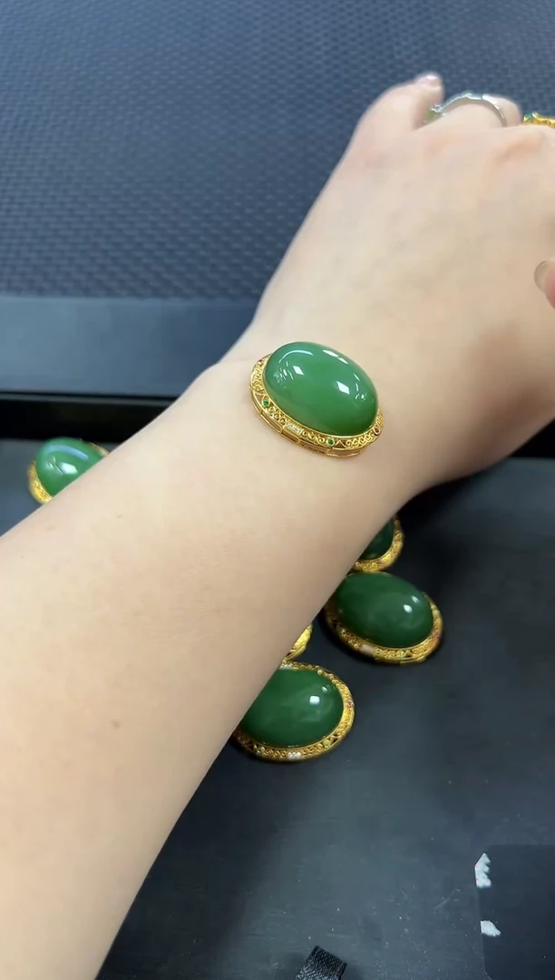 和田玉吊坠18K金镶嵌（多样性发一件）