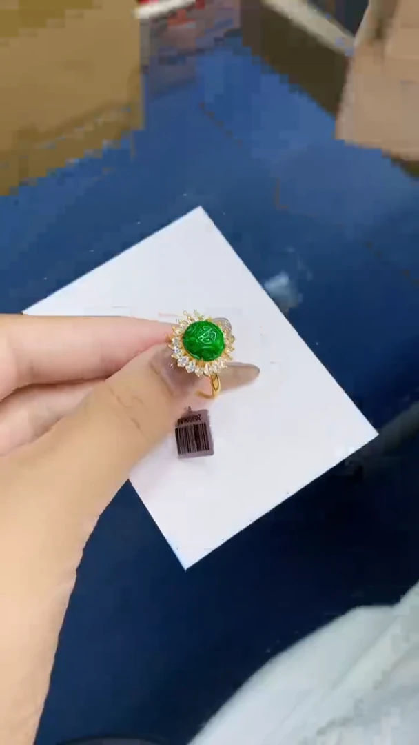 颈饰未镶嵌翡翠1