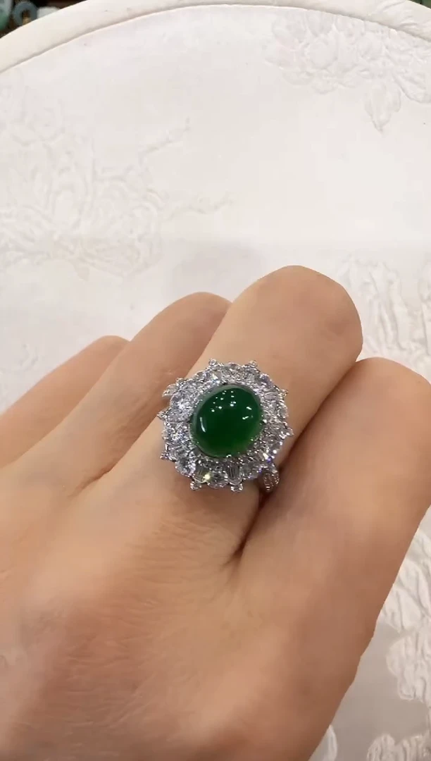 翡翠未镶嵌颈饰国风