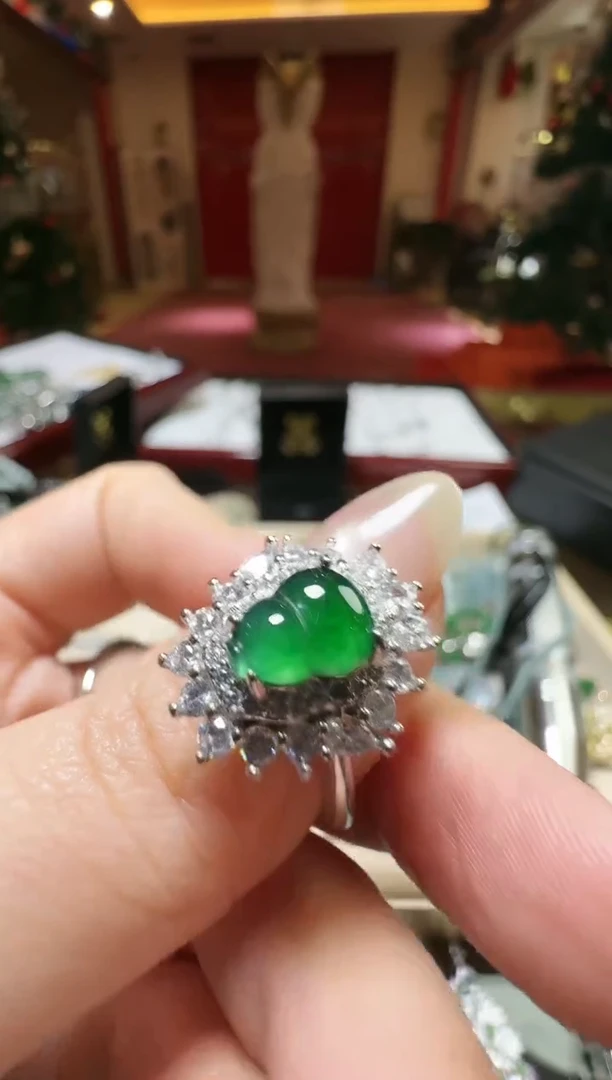 【闪购商品】翡翠吊坠(不含链)未镶嵌翡翠