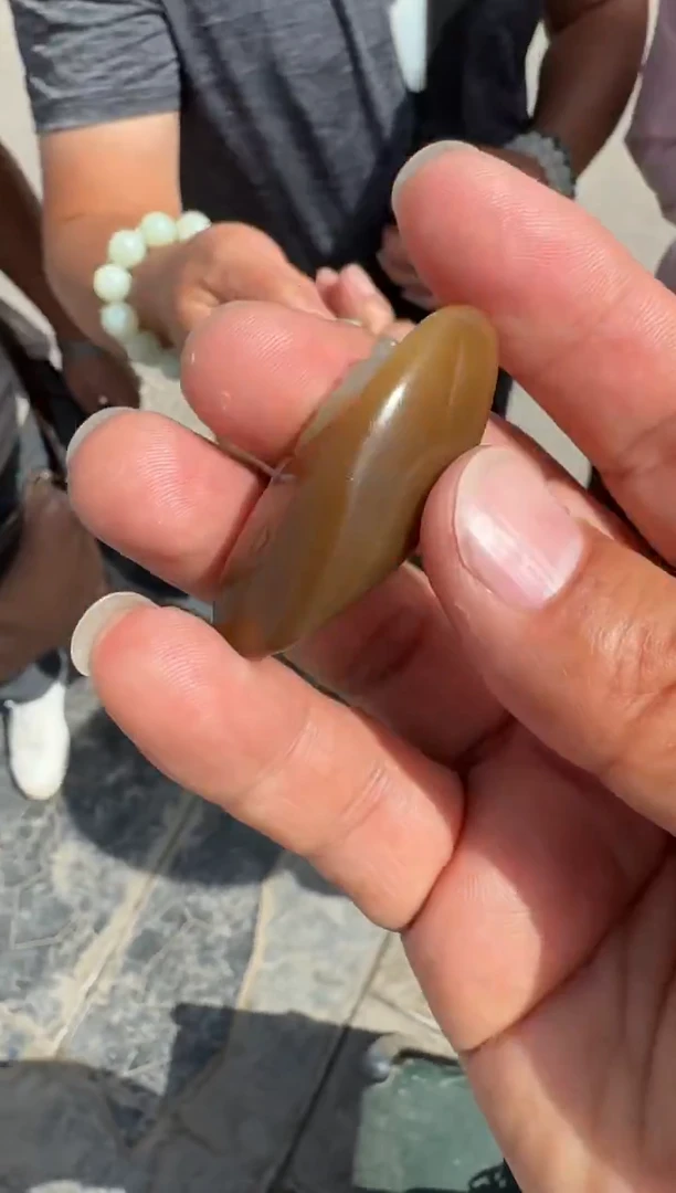 未镶嵌和田玉（糖玉）挂件和田玉