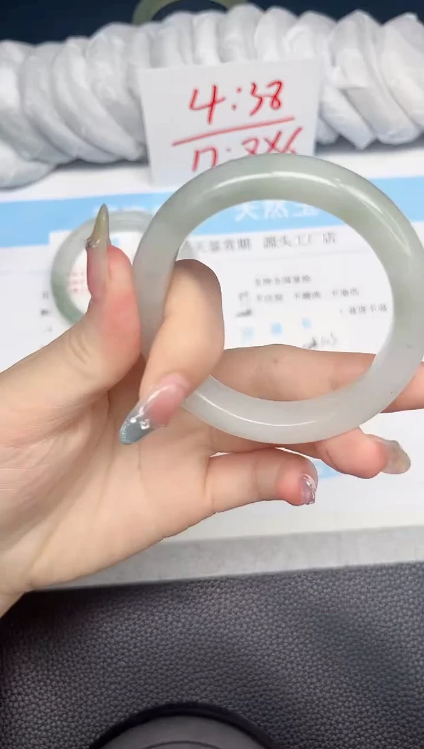 石英质玉手镯未镶嵌103-52