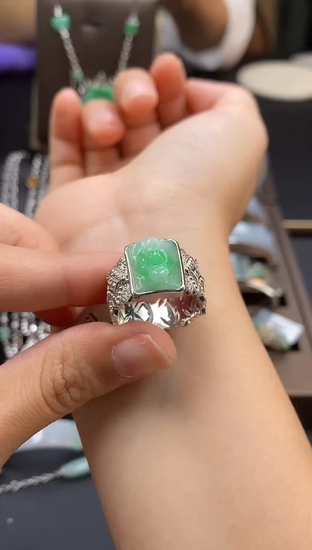 颈饰未镶嵌翡翠净货15964