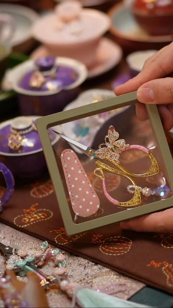 【闪购商品】摆件粉色编织蝴蝶剪刀