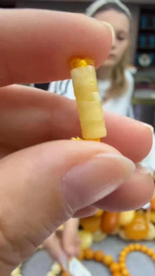 琥珀颈饰未镶嵌1秒拍号 假一罚三