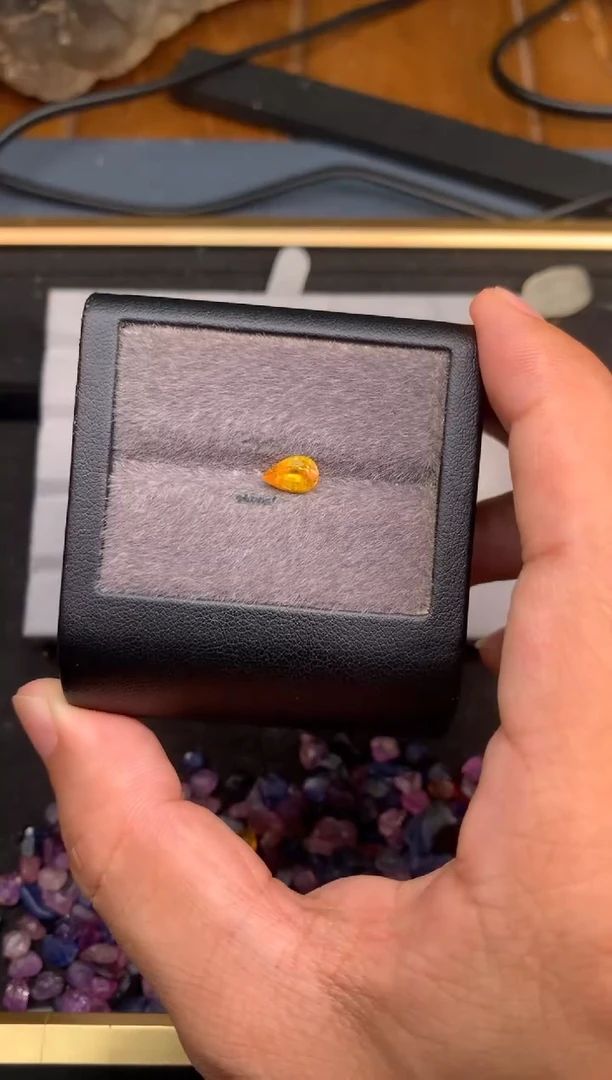 未镶嵌未镶嵌定制蓝宝石刘*知1克拉