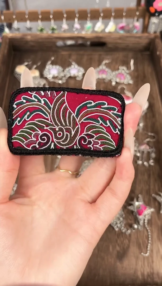 织绣民族风非遗老绣饰品730