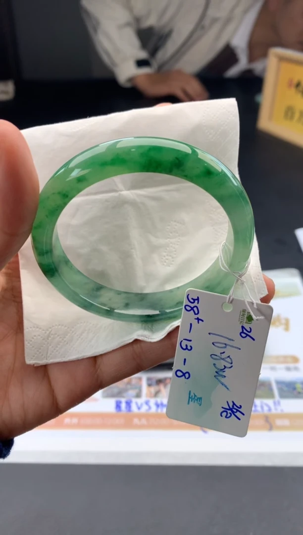 未镶嵌手镯翡翠翡翠自带#送人#，假一赔三