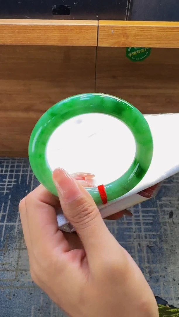 翡翠手镯未镶嵌57圈翡翠手镯83