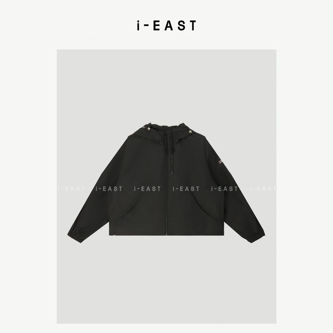 i-EAST QQ 风旅铃兰~双口袋连帽户外休闲外套-5C WT10358