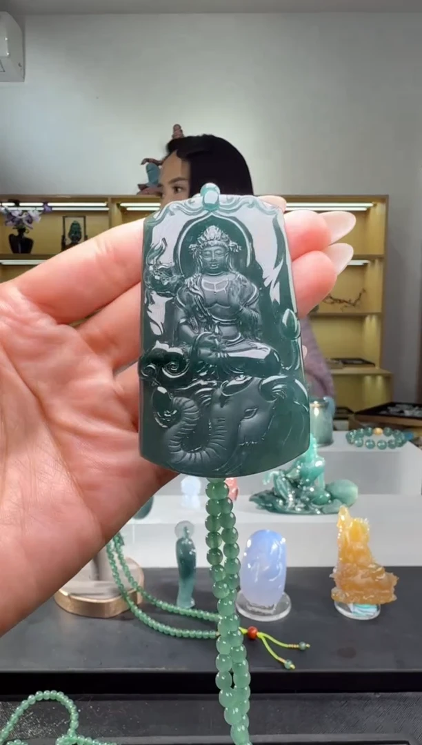 吊坠(赠链)未镶嵌翡翠观音（多样性发其一）