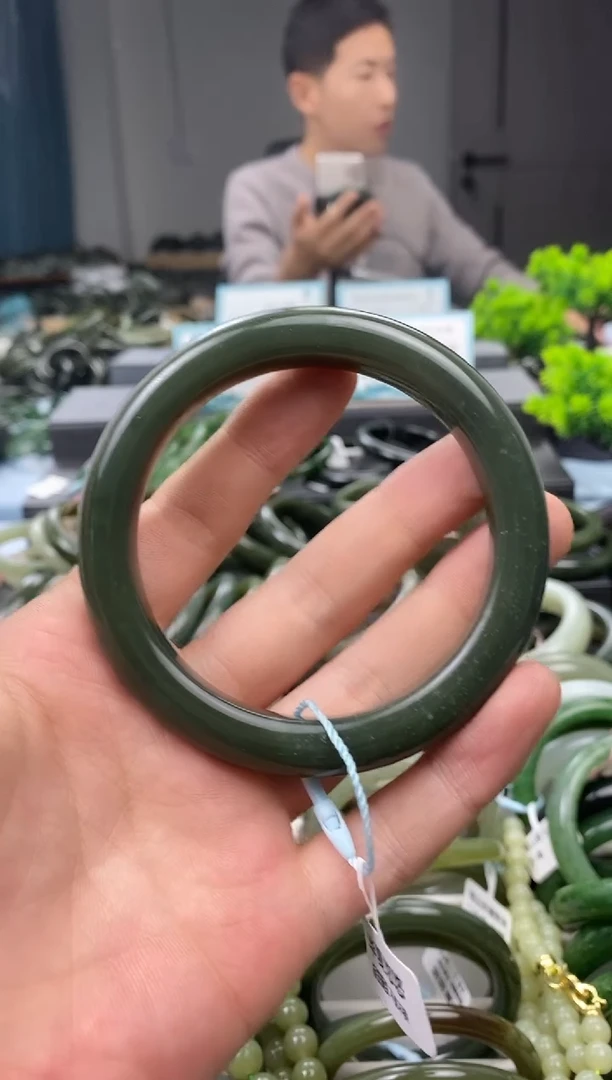 未镶嵌手镯和田玉63.8