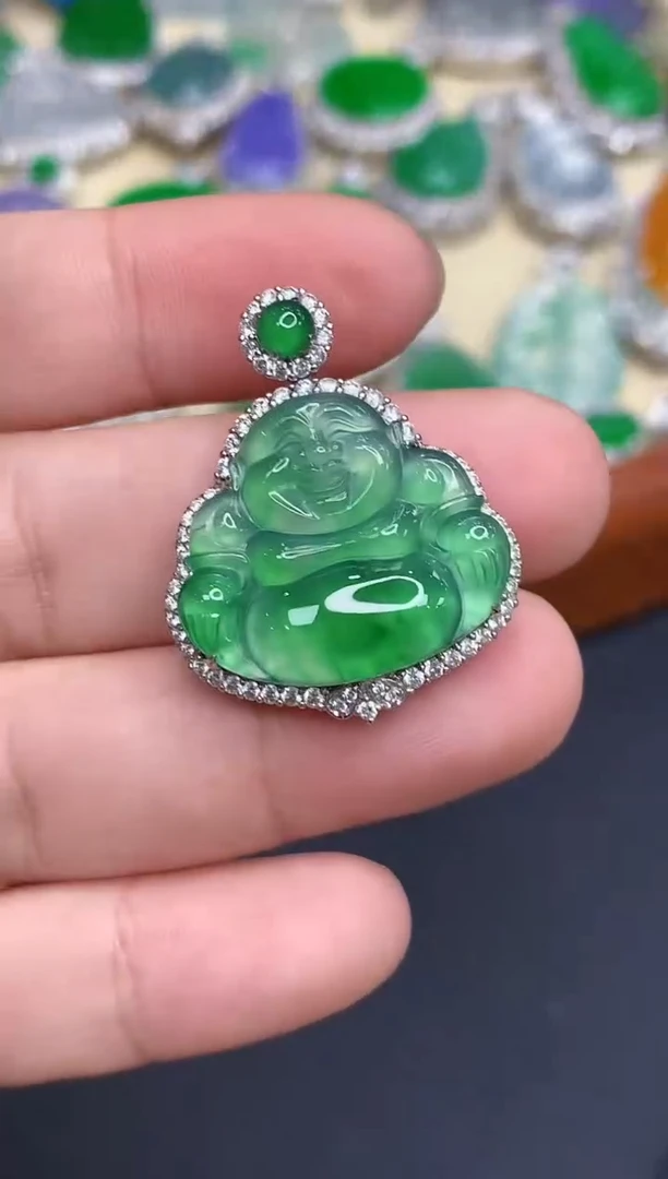 颈饰18K金镶嵌翡翠495 -中国好珍宝