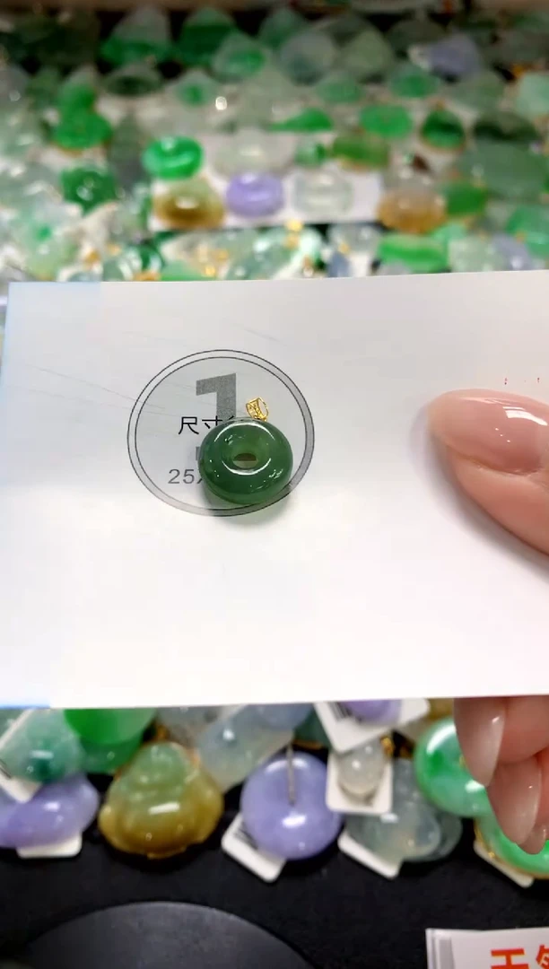 翡翠未镶嵌颈饰11111111111111111